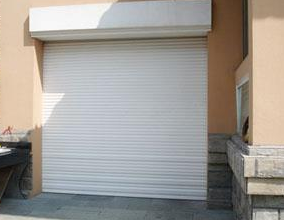 卷帘门的危害有多大，，，，准确选择卷帘门来防患