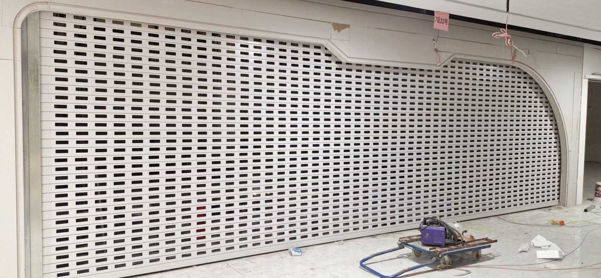 防火卷帘门内部的填充物是什么？？