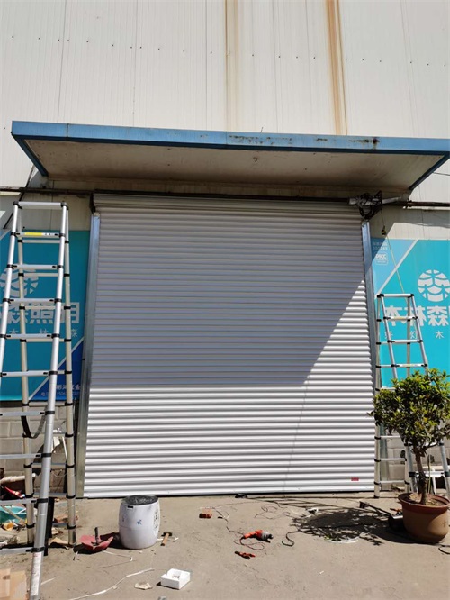 防火卷帘门作为防火设施使用时相识什么？？？