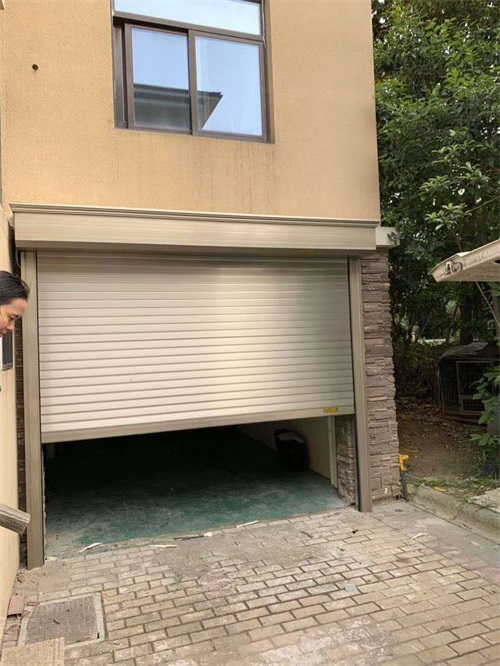 卷帘门材质差别作用也会差别